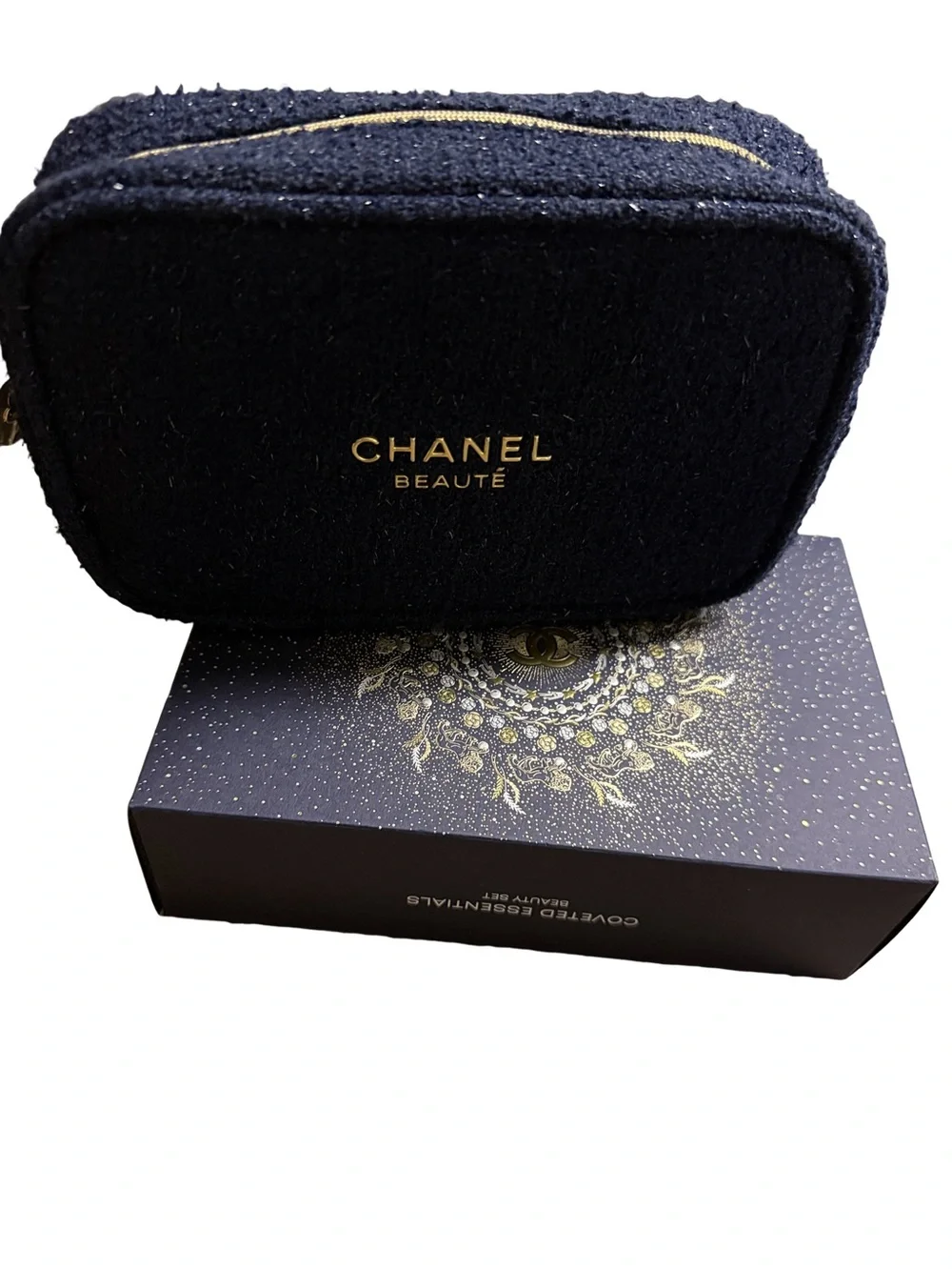 CHANEL Beauté Navy Quilted Cosmetic Pouch with Gold Logo